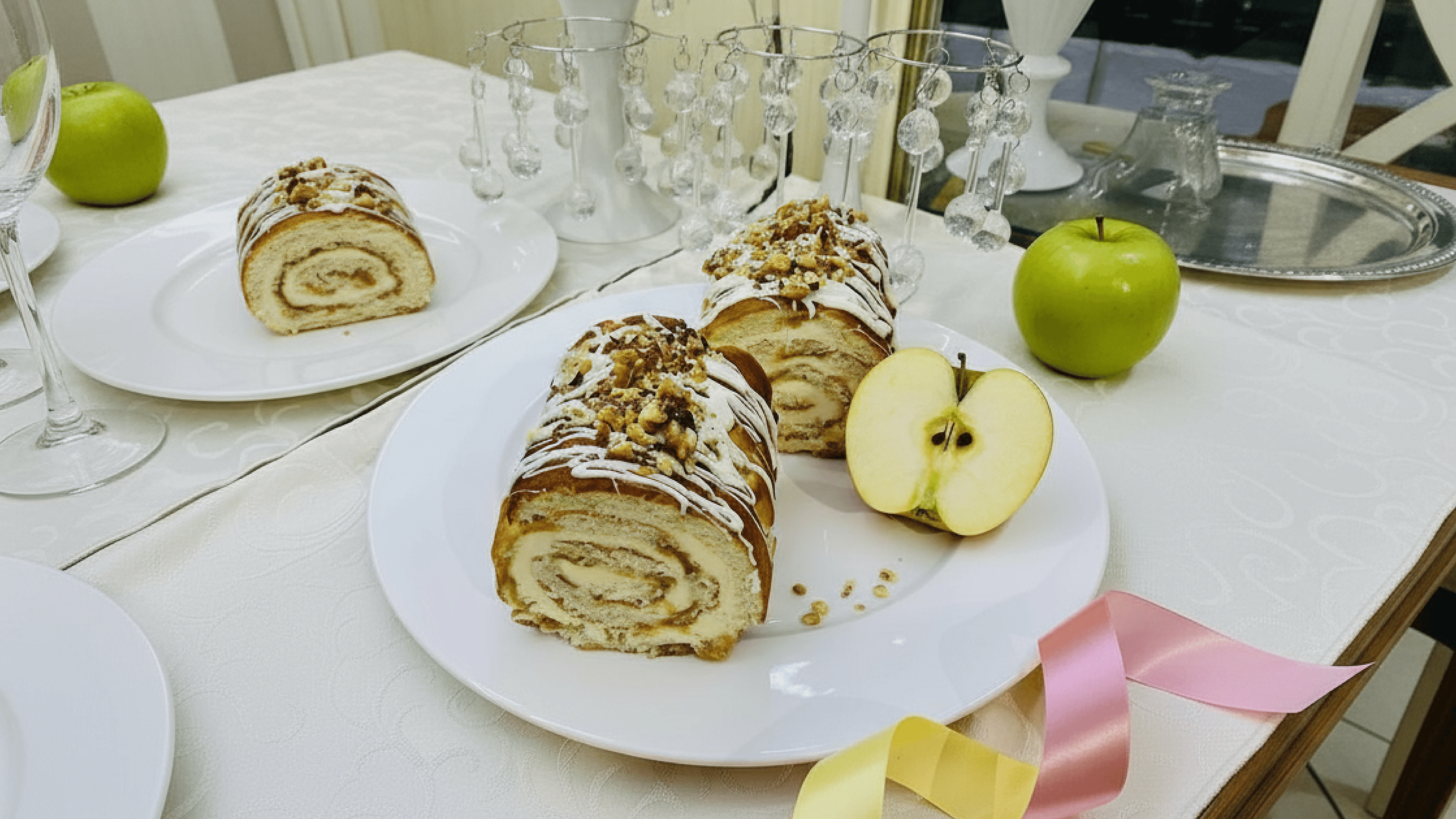 Рулет яблочный с сырным кремом!