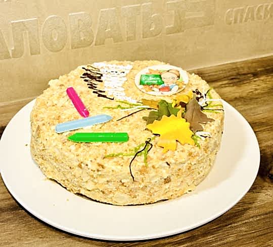 Торт Наполеон № 675, декор к 1 сентября, карандаши, осенние листья.