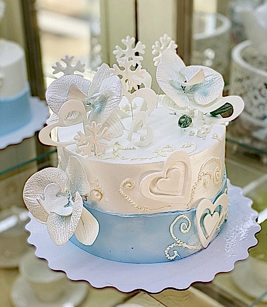 Торт Праздничный № 483, декор - новый год, цветы орхидеи