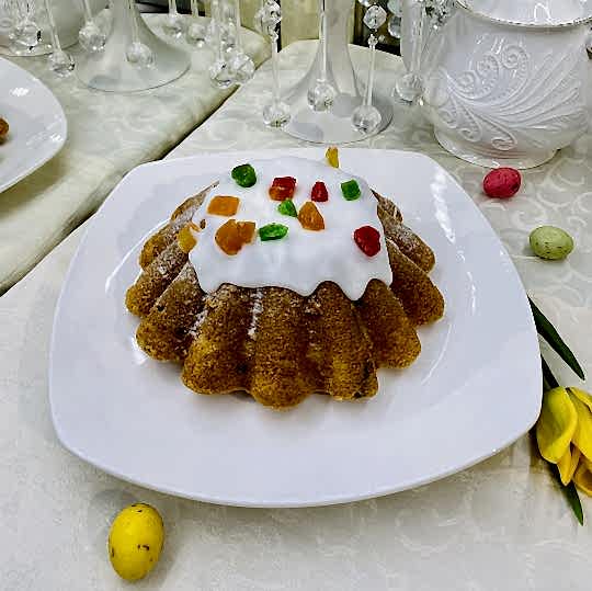 Кекс творожный в форме пирамидки, оформление "Пасхальное"