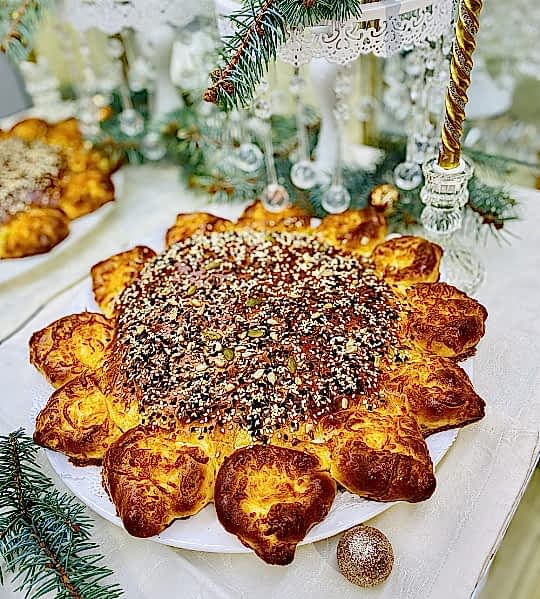 Пирог "Подсолнух" с курицей и грибами шампиньоны.