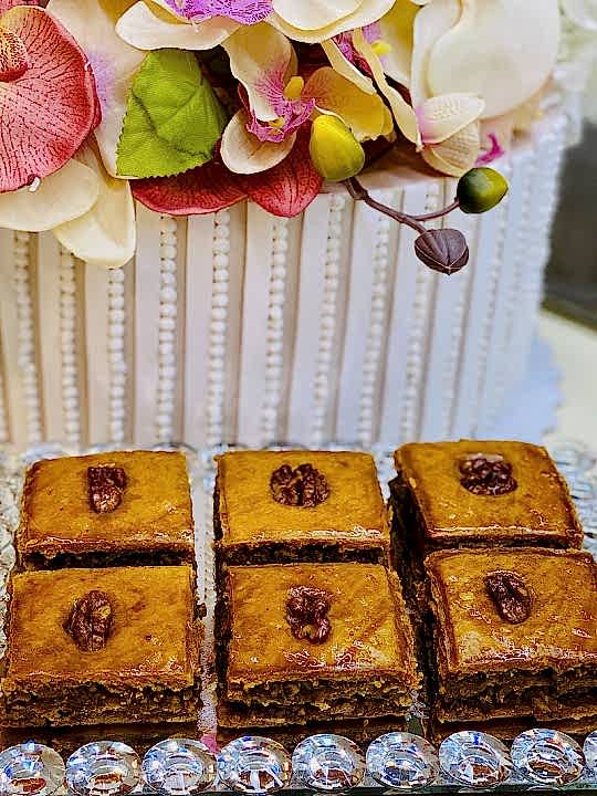 Пахлава с грецкими орехами и медом