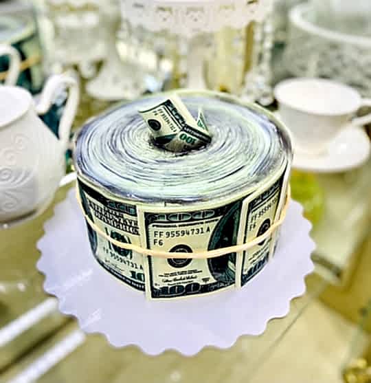 Торт Праздничный № 513, декор - имитация денежных купюр