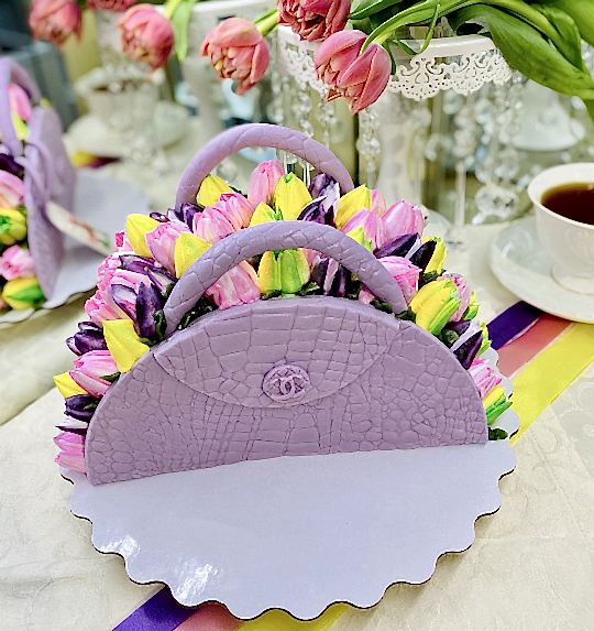 Торт Праздничный № 575, "Сумка с тюльпанами"