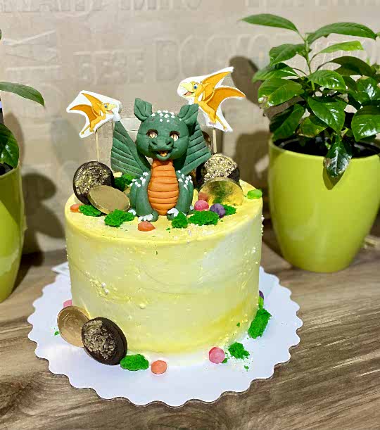 Торт Праздничный № 537, декор дракончик, динозавры