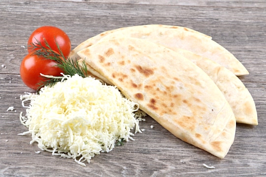 Хычины с сыром и зеленью 1\100 гр