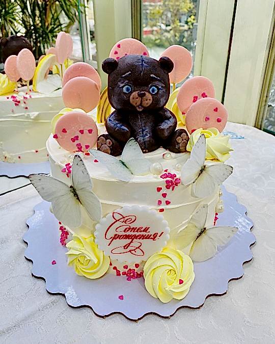 Торт Праздничный № 664, декор - медвежонок